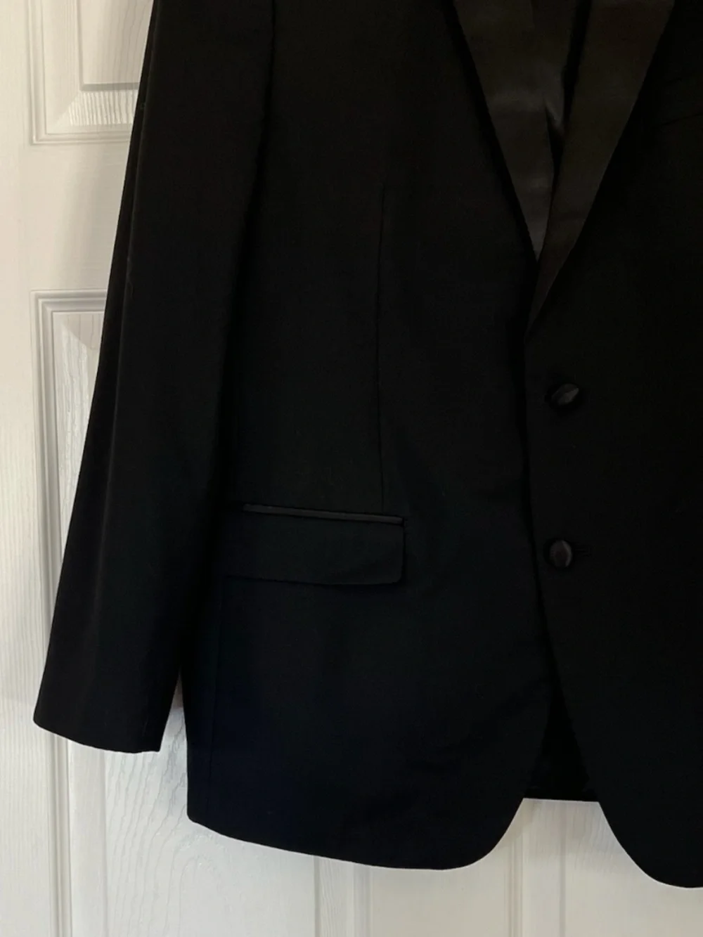 Van Heusen Black Slim Fit Tuxedo Blazer, Size 42R